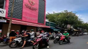 Tiệm vàng Hồng Phúc tạm dừng hoạt động để "nâng cao chất lượng dịch vụ"