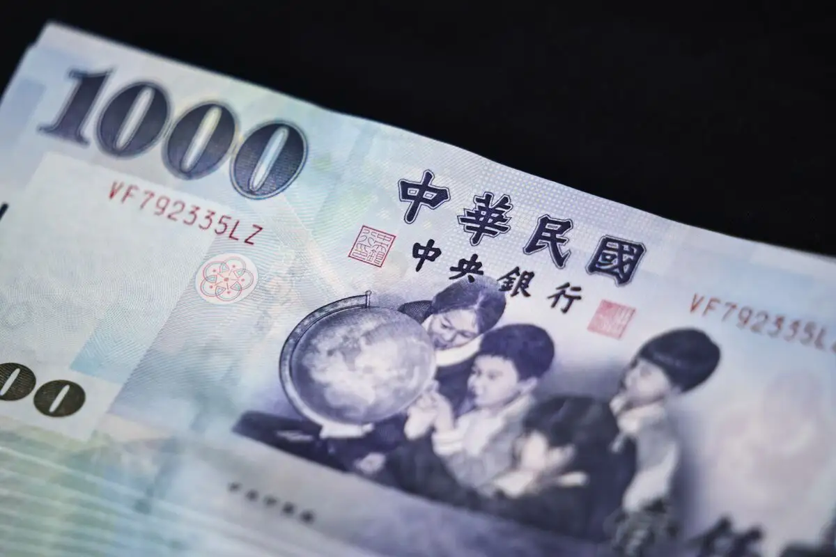 Nhà giao dịch dồn gần 8 tỷ USD vào quyền chọn Đài tệ