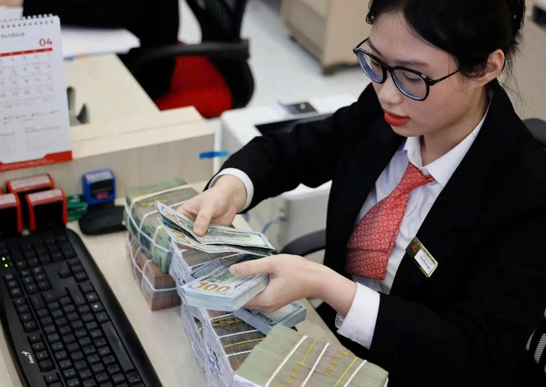 Giá USD liên tục giảm mạnh, xuống mức thấp nhất nửa năm
