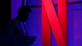 Ações da Netflix caem após projeções ampliarem temores sobre crescimento