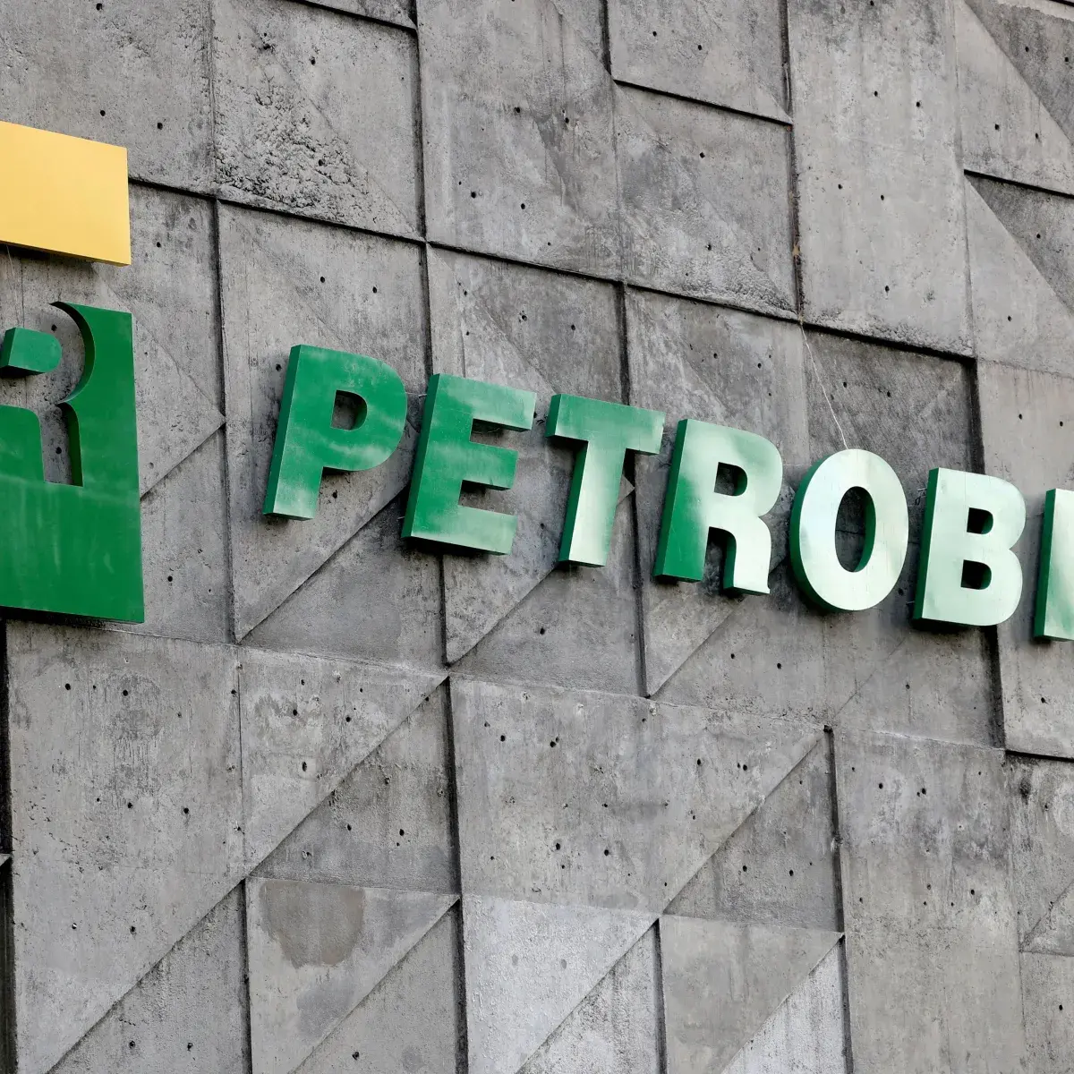 Petrobras retoma renovação da frota e entregará 98 embarcações em 5 anos