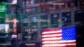 Bolsas de NY fecham mistas com mudança de rumo do petróleo e balanços