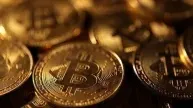 Bitcoin opera em queda com alta do petróleo e expectativa de taxas elevadas