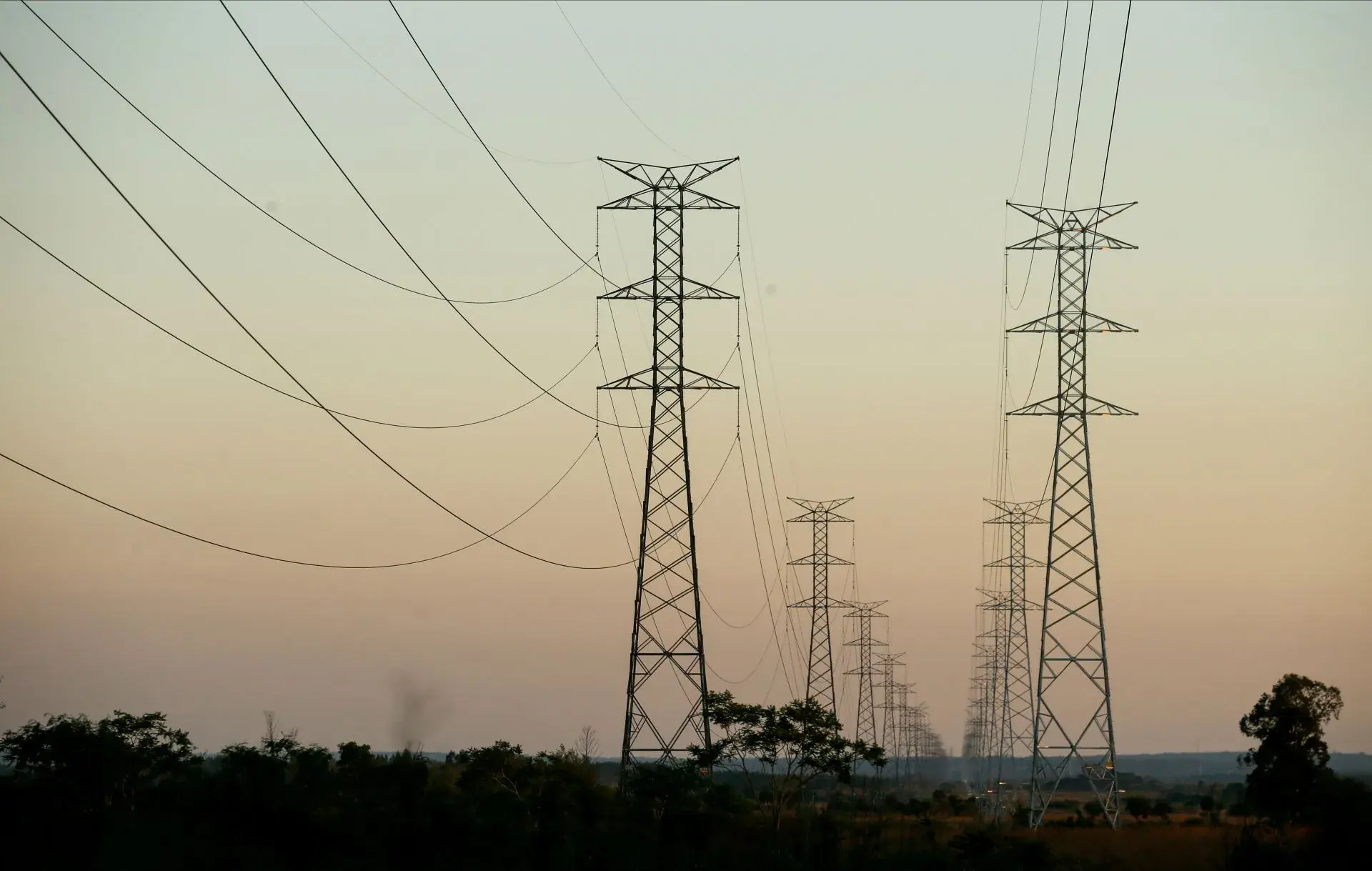 ISA Energia (ISAE4): ações fecham em queda de 7% após precificação de oferta a R$ 27