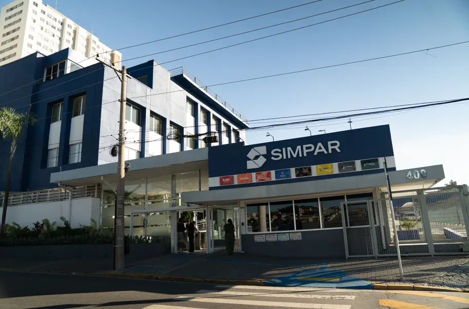 Simpar (SIMH3) fecha em alta de 4,92% com anúncio de venda de terminais portuários