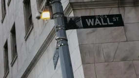 Bolsas dos EUA não abrem nesta segunda (7); veja o que esperar do mercado