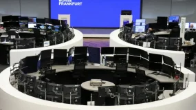 Bolsas da Europa fecham em alta após queda do petróleo