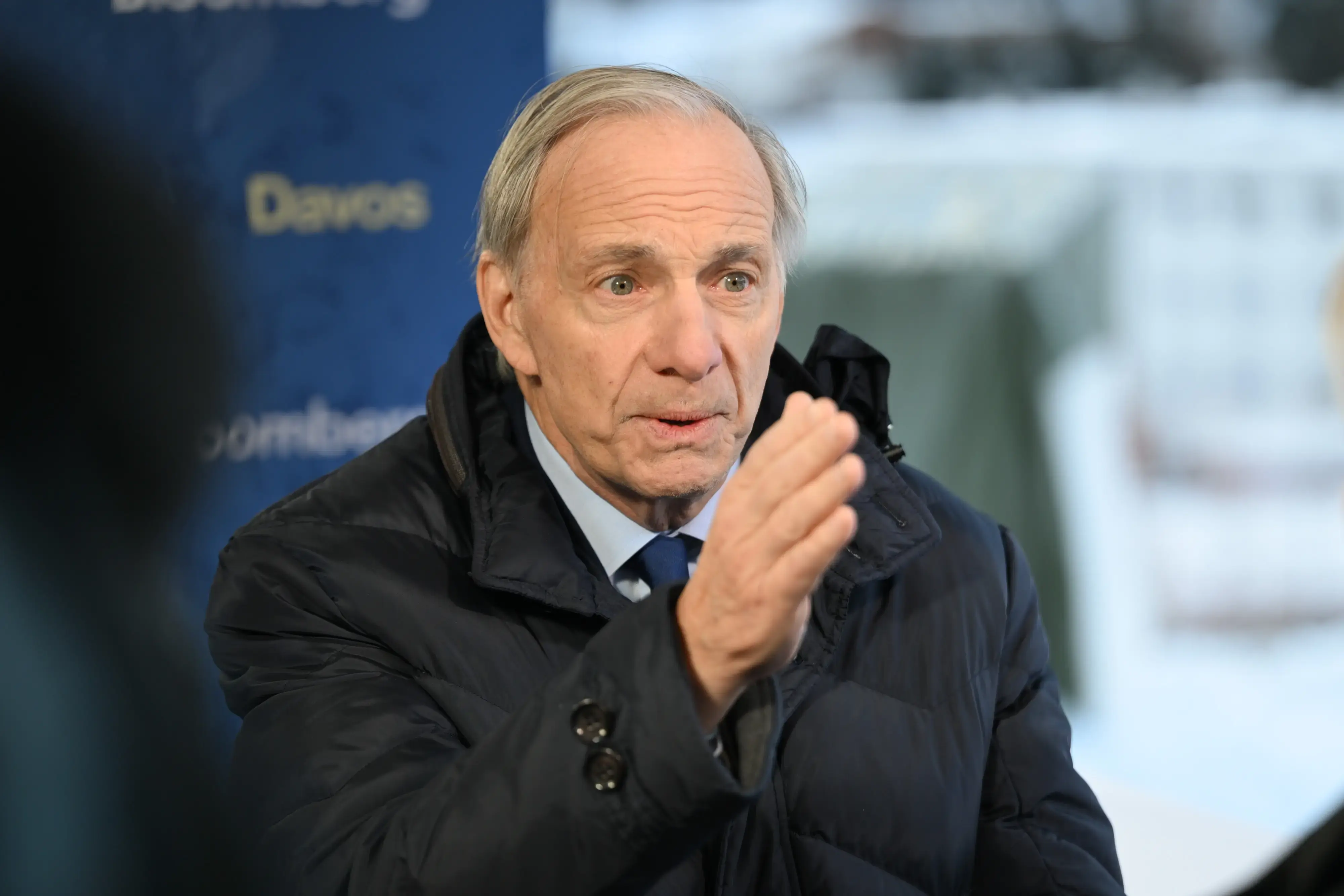 Ray Dalio vê bolha em IA e alerta que estouro virá na hora de provar lucro