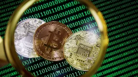 Bitcoin cai abaixo de US$ 82 mil com aversão ao risco e tensão no Oriente Médio