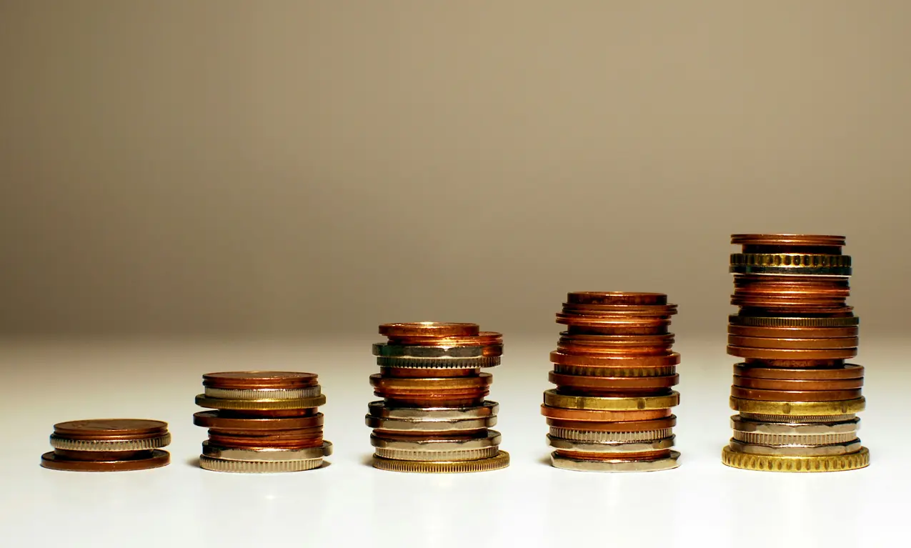Taxas curtas de DIs perdem força com Caged, mas fecha em alta após fala de Warsh