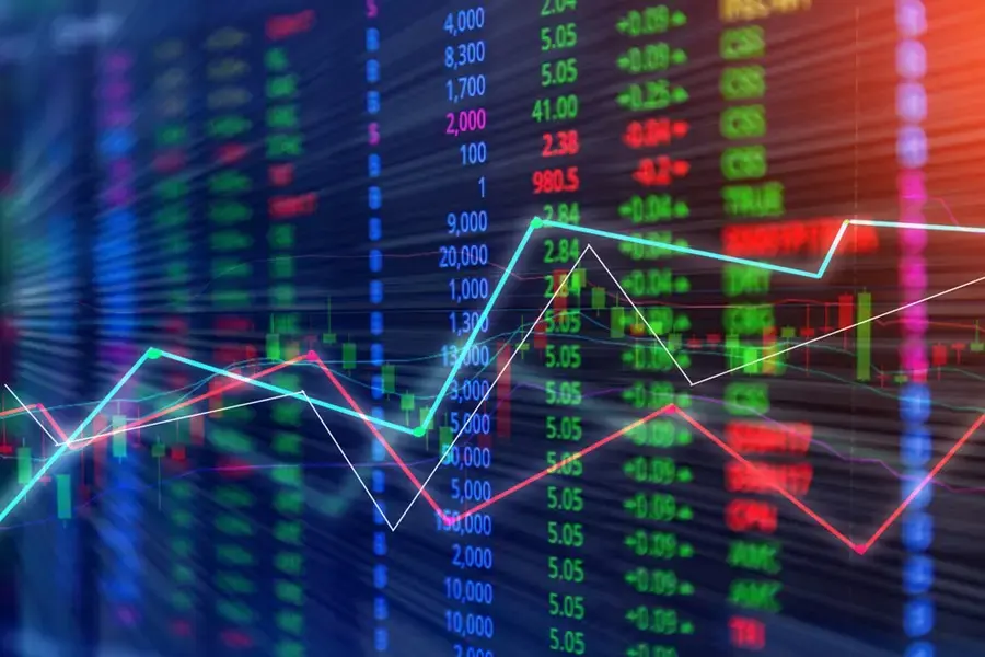 Ibovespa volta a trabalhar abaixo de 170 mil pontos com nova pressão de Petrobras