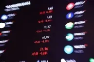 Ibovespa cai diante de exterior desfavorável e crise do STF no radar