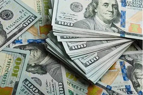 الدولار يرتفع من أدنى مستوياته في نحو 3 أشهر وسط مخاوف بشأن الديون
