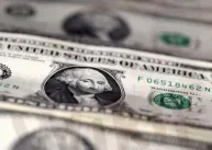Dólar ronda estabilidade na abertura com novas ações dos EUA na guerra
