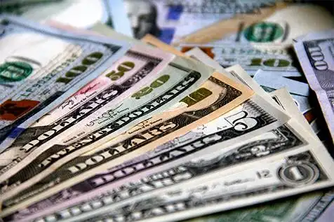الدولار يتحرك بحذر وسط تصاعد التوترات الأمريكية الإيرانية وترقب بيانات التضخم