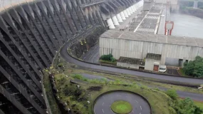 Distribuidoras podem receber até 32,3% menos energia de Itaipu em 2027