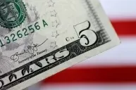 Dólar abre em alta após decisões de juros no Brasil e nos EUA