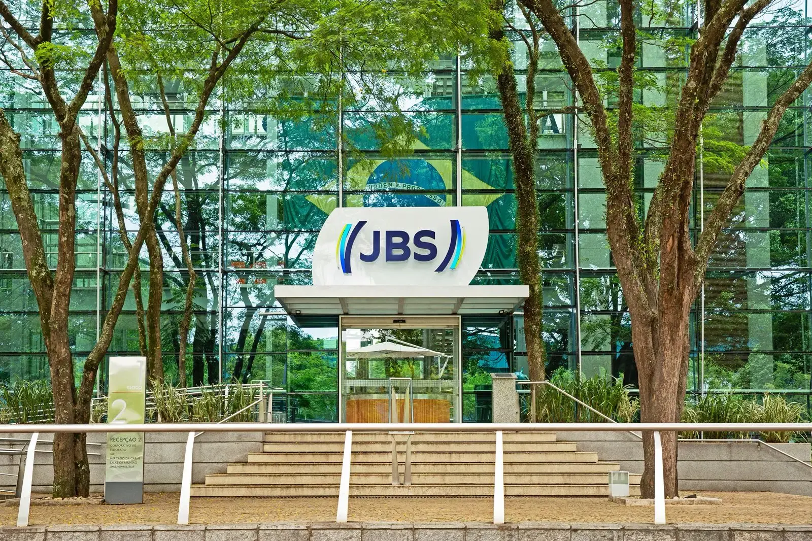 JBS (JBSS32): bancos veem fechamento de plantas como passo na direção certa; entenda