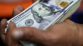 Ibovespa ignora pessimismo global e recupera 188 mil pontos; dólar recua
