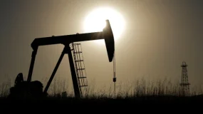 Giá dầu giảm nhẹ