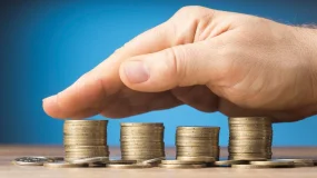 Taxas de DIs longas caem com cenário eleitoral no radar antes do Copom