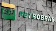 Petrobras reverte informação sobre preço da gasolina e preocupa mercado