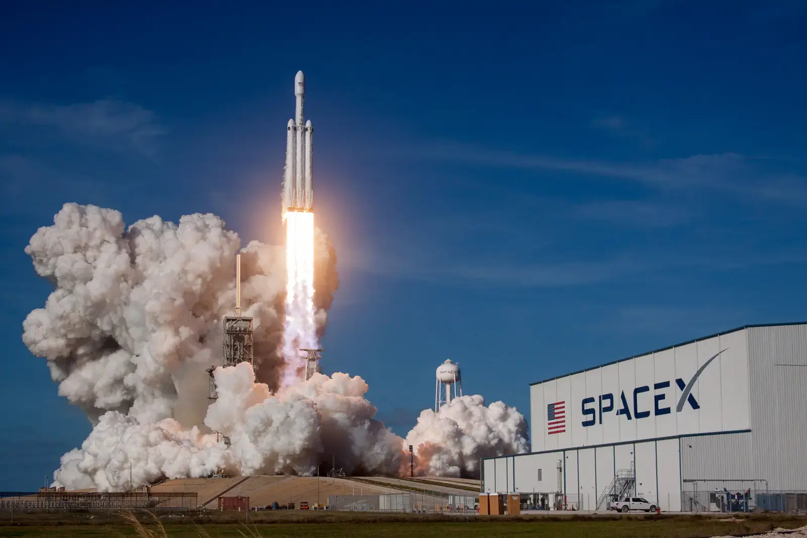 SpaceX pode chegar a US$ 2,7 tri e bater Amazon em valor ao subir pelo 3º dia seguido