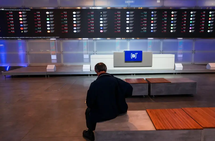 Ibovespa avança 0,68% em dia de recuperação, mas segue abaixo de 170 mil pontos