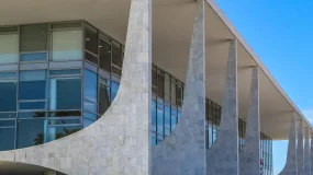 Governo propõe corte de quase R$ 1 bi no Luz para Todos em 2027