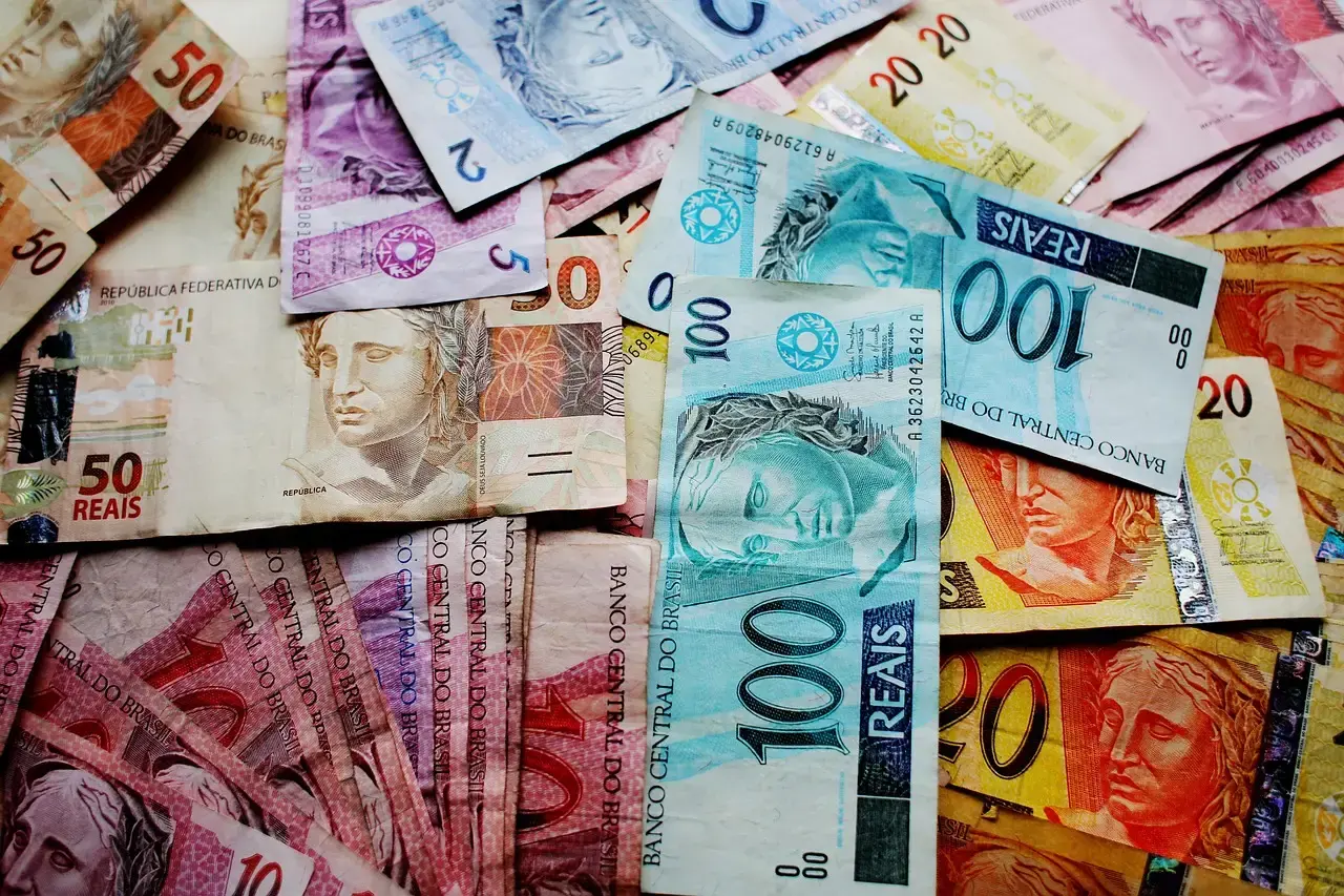 Juros futuros: curva de DI passa a precificar mais chance de Selic cair 0,25 ponto
