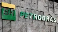 Petrobras reverte informação sobre preço da gasolina e preocupa mercado