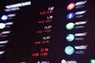 Dólar apresenta alta com pesquisa eleitoral e emprego nos EUA no radar