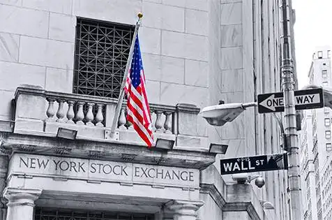S&P 500 وناسداك يغلقان على تراجع مع عودة موجة بيع التكنولوجيا وتصريحات ترامب