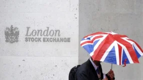 Bolsas da Europa operam sem direção definida à espera de juros
