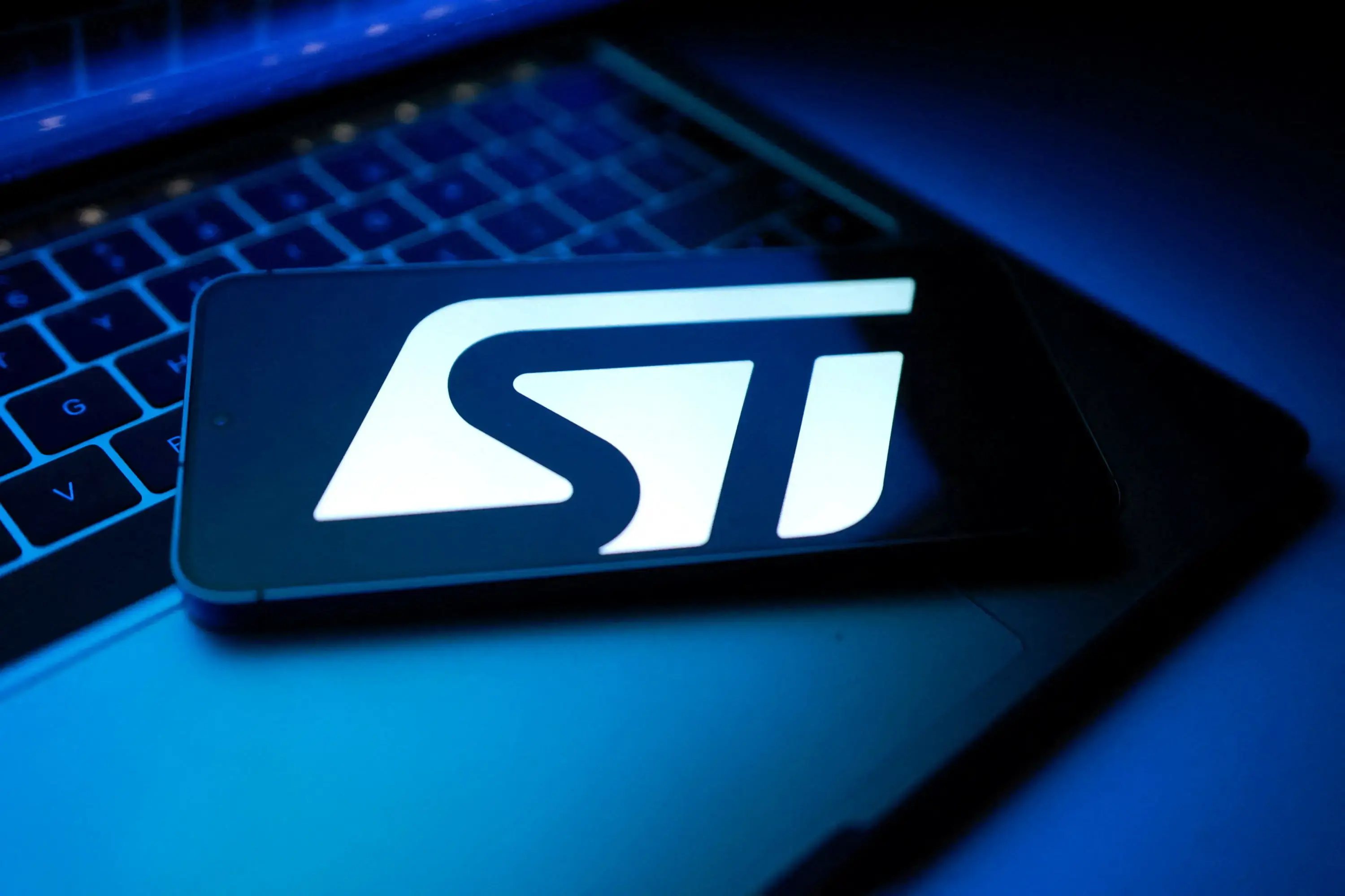 Lucro da STMicroelectronics frustra projeções do mercado e ações desabam 14%