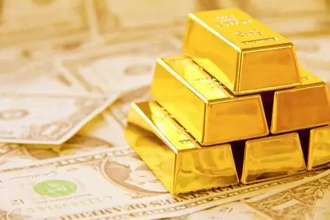 الذهب يرتفع قليلاً قرب أعلى مستوى في 3 أشهر بدعم من ضعف الدولار وخطط إعادة شراء السندات الأمريكية