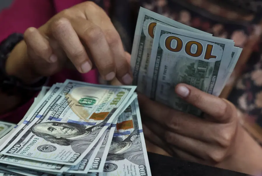 Dólar hoje cai no Brasil com exterior e eleições no radar