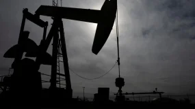 Petróleo fecha em alta com tensões ainda elevadas no Oriente Médio