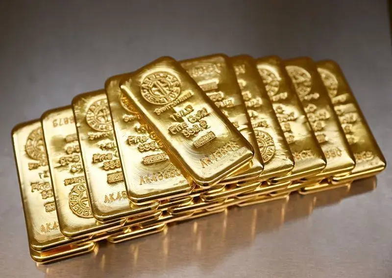 Ouro fecha em queda com expectativas de aperto monetário nos EUA