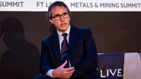 Rio Tinto mantém meta de liberar até US$ 10 bilhões