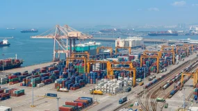 AI浪潮推高芯片价格，中国8月出口同比增长25%，进口同比增28.2%