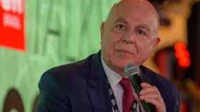 Arnaldo Jardim vê “descritério” no custeio de baterias e quer manter leilão