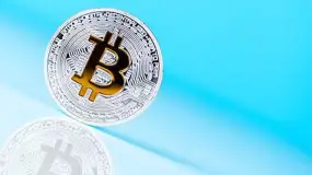 سعر البيتكوين يتراجع مع تصاعد الضغوط الاقتصادية الكلية