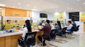 LPBank lãi 9 tháng vượt 10.000 tỷ đồng, thu nhập nhân viên tăng 25%