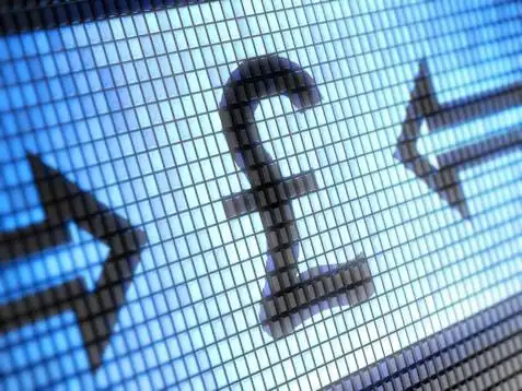 الجنيه الإسترليني ينتعش قبيل بيانات سوق العمل البريطاني