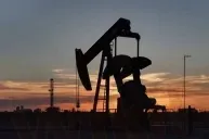 Petróleo fecha em alta com escalada de tensões no Oriente Médio