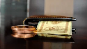接盘侠跑了?日本投资者今年已狂卖3万亿海外债券