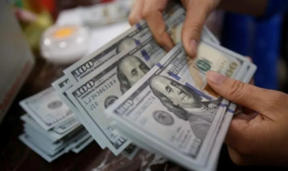 dolar-as-menguat-saat-investor-lari.jpg dolar-as-menguat-saat-investor-lari.jpg