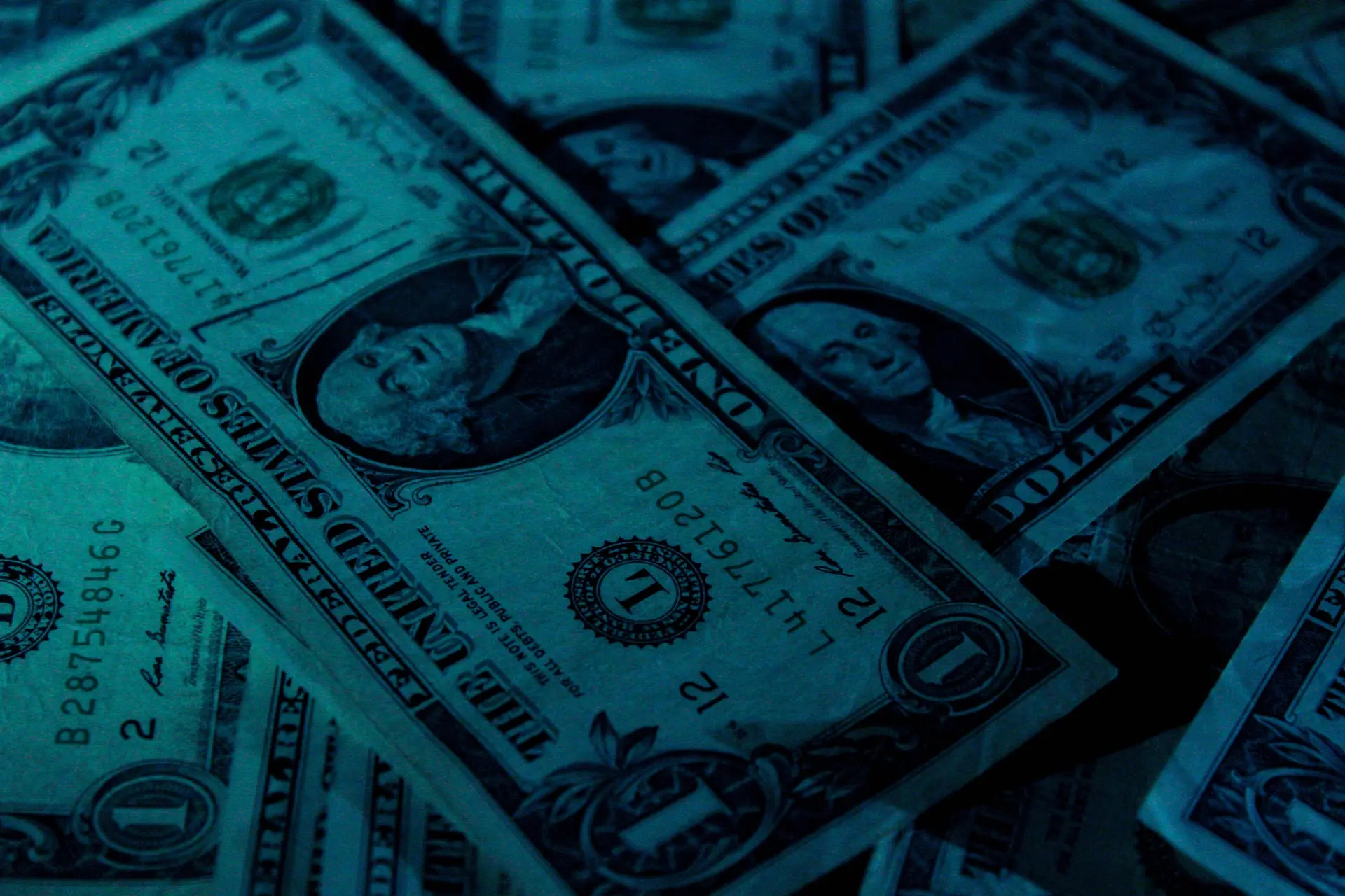 dolar-terseret-taruhan.jpg dolar-terseret-taruhan.jpg
