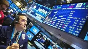 美国数据公布后，债券价格进一步上涨，美元兑日元跌至135.55